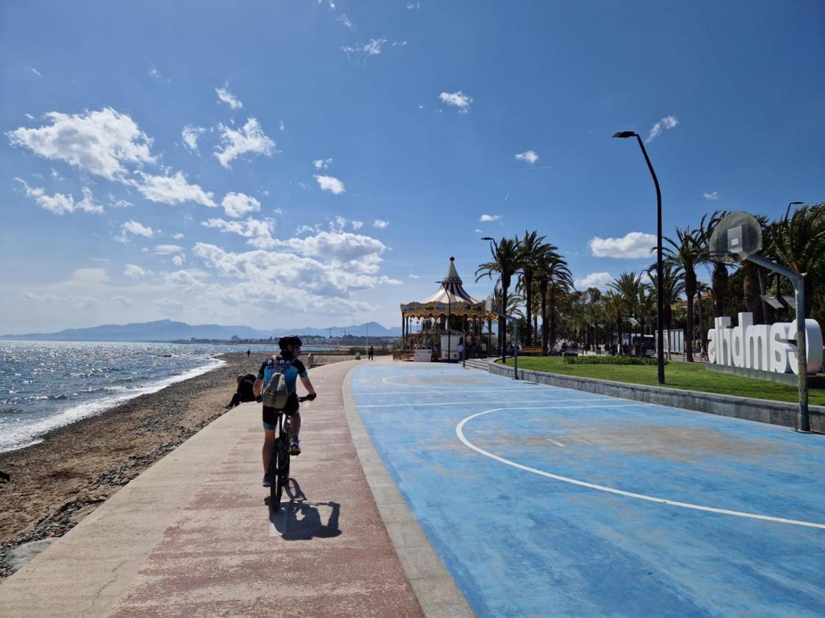 Apartamentosbiamar Cambrils Bagian luar foto