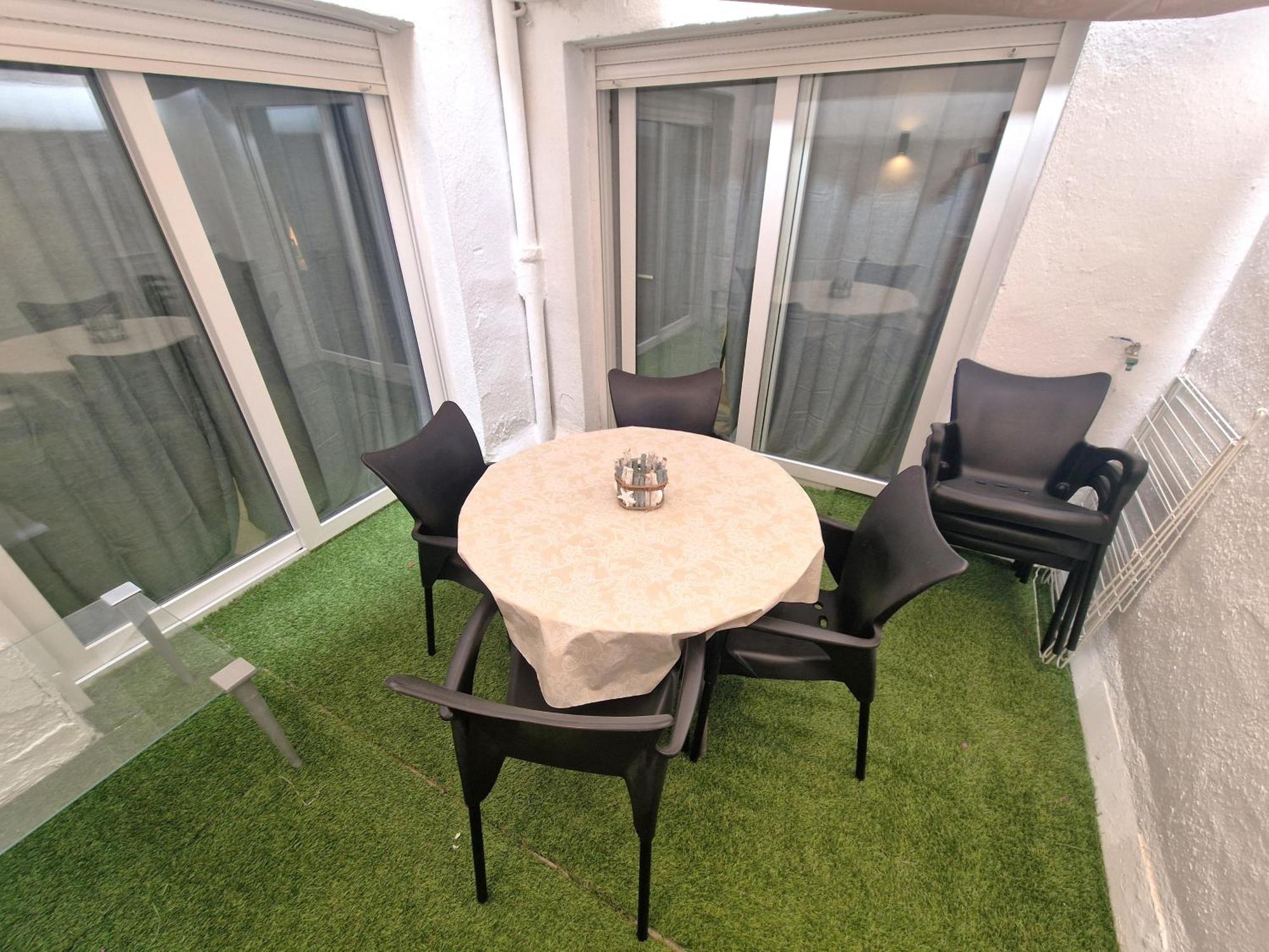 Apartamentosbiamar Cambrils Bagian luar foto