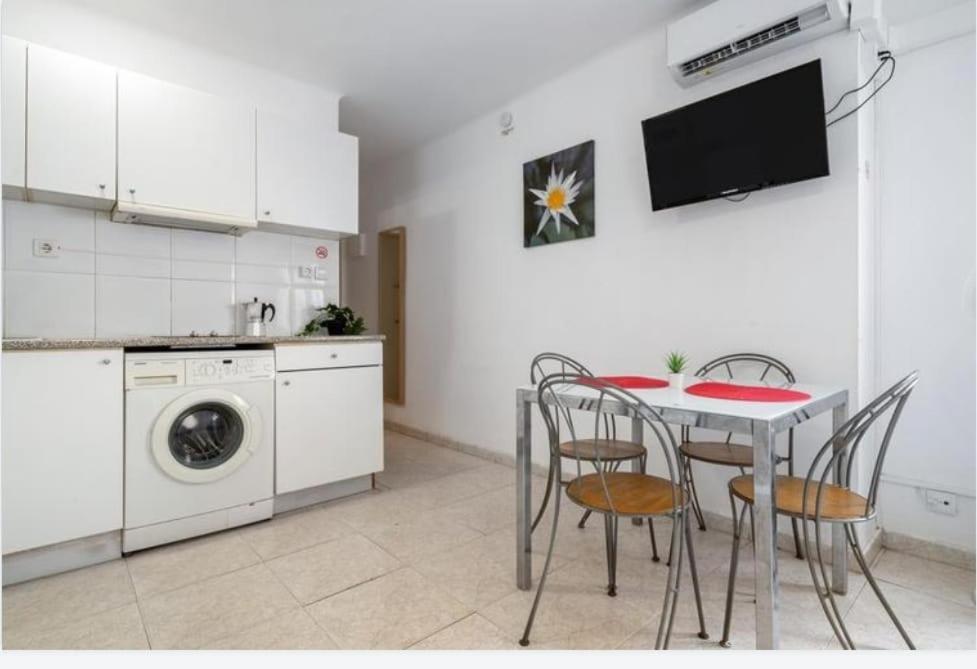 Apartamentosbiamar Cambrils Bagian luar foto
